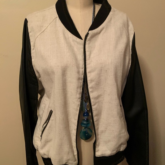 🔥Host Pick🔥VINCE CAMUTO jacket - Picture 4 of 10